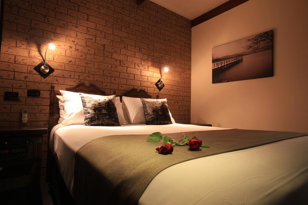 Belltower Motor Inn Шеппартон Номер фото