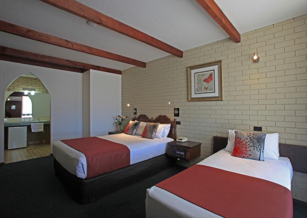 Belltower Motor Inn Шеппартон Номер фото